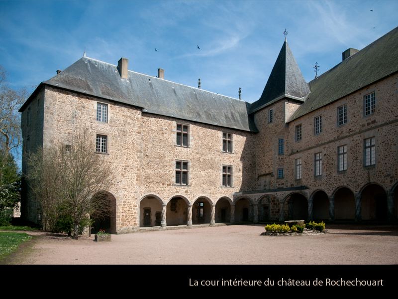 chateau_cour_int_6921.jpg